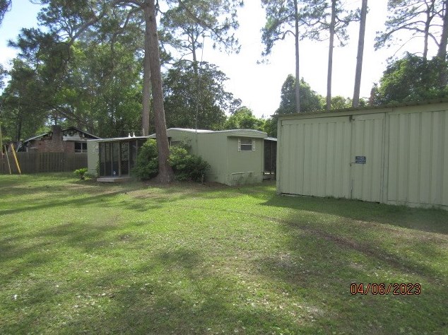 711 W 4th St, Carrabelle, FL 32322