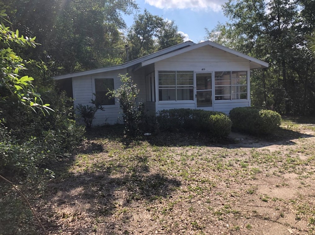 411 13th St #nw, Carrabelle, FL 32322