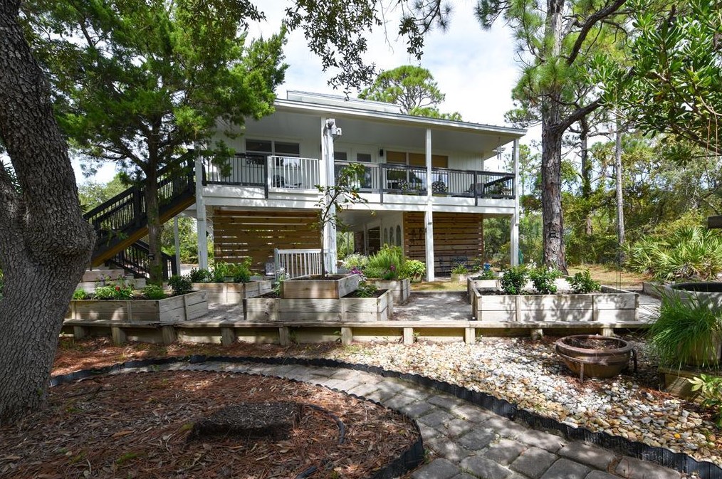 741 W Pine Ave, Saint George Island, FL 32328