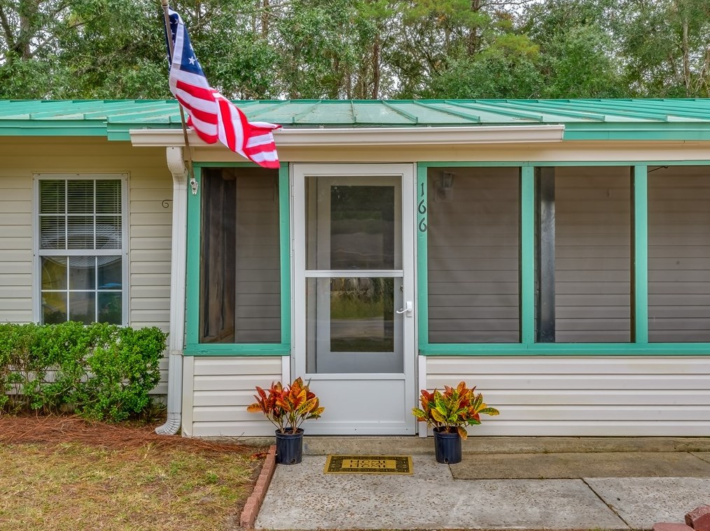 166 Carl King Ave, Carrabelle, FL 32322