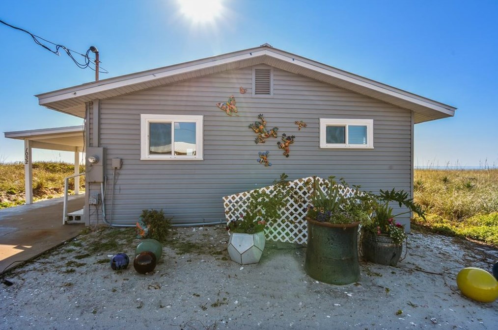 1032 E Gorrie Dr, Saint George Island, FL 32328
