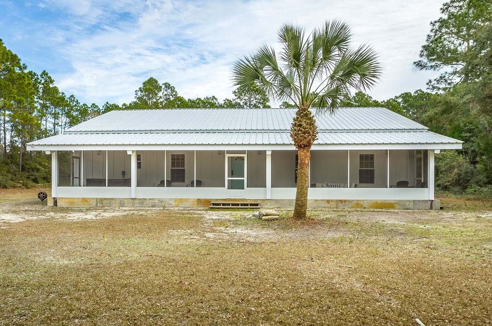 219 Putnal St, Carrabelle, FL 32322