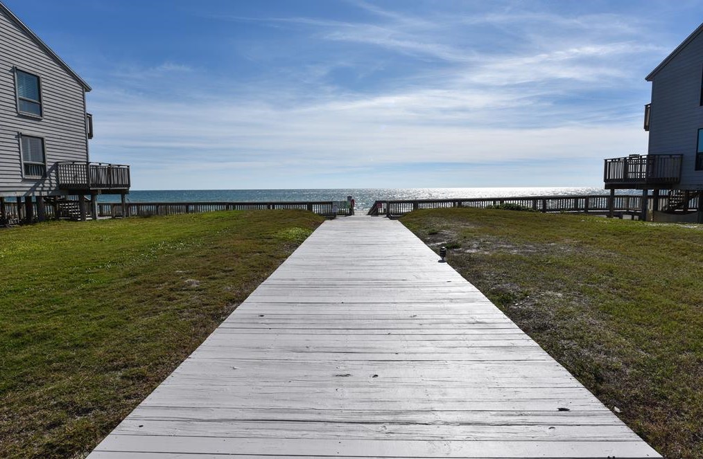 1804 Gulf Bch Dr, Saint George Island FL  32328-2827 exterior