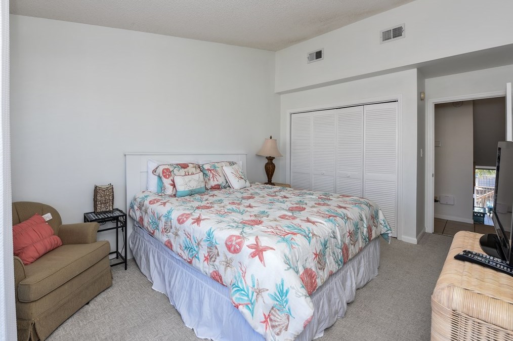 1804 Gulf Bch Dr, Saint George Island FL  32328-2827 exterior