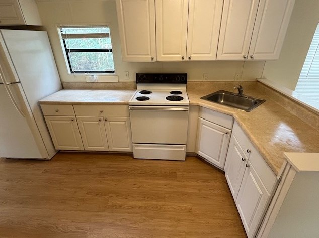 115 Connecticut St, Carrabelle, FL 32322-9044