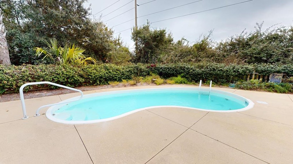 1001 Gulf Beach Dr, Saint George Island, FL 32328-3004