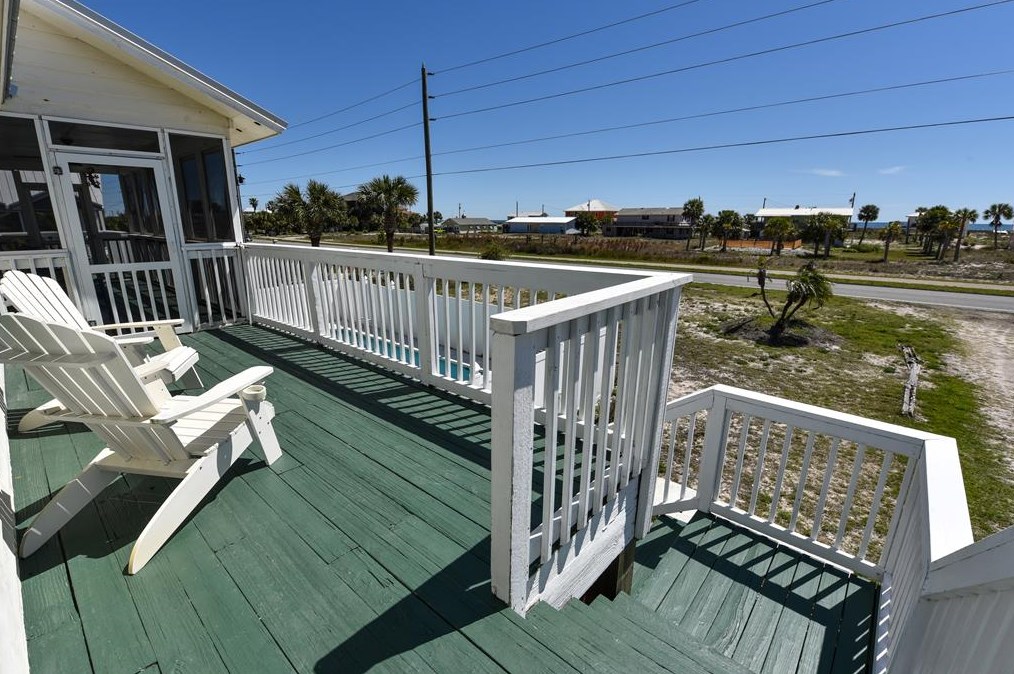 533 Gulf Bch Dr, Saint George Island FL  32328-2904 exterior