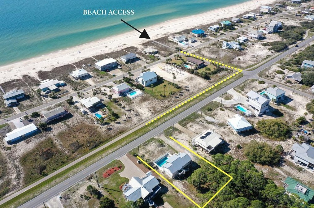 533 Gulf Bch Dr, Saint George Island FL  32328-2904 exterior