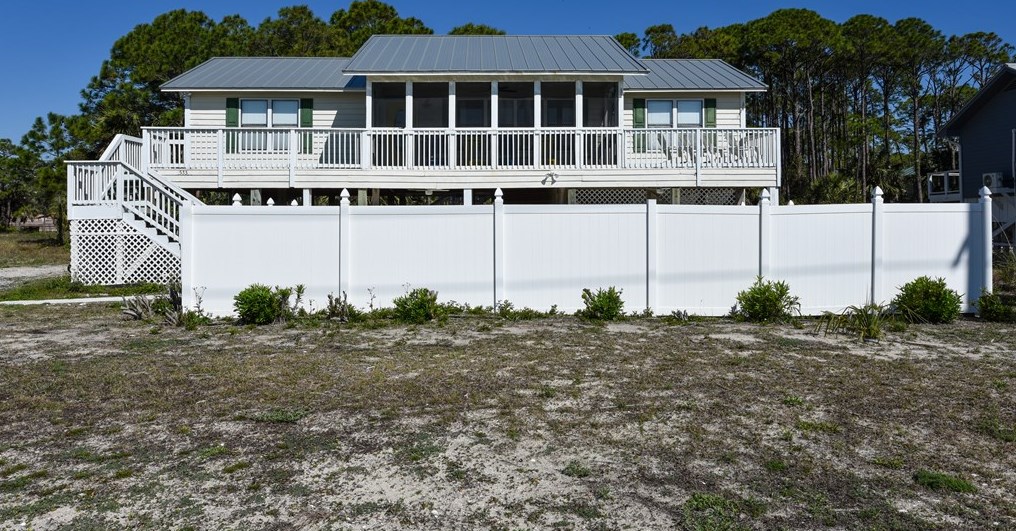 533 Gulf Bch Dr, Saint George Island FL  32328-2904 exterior