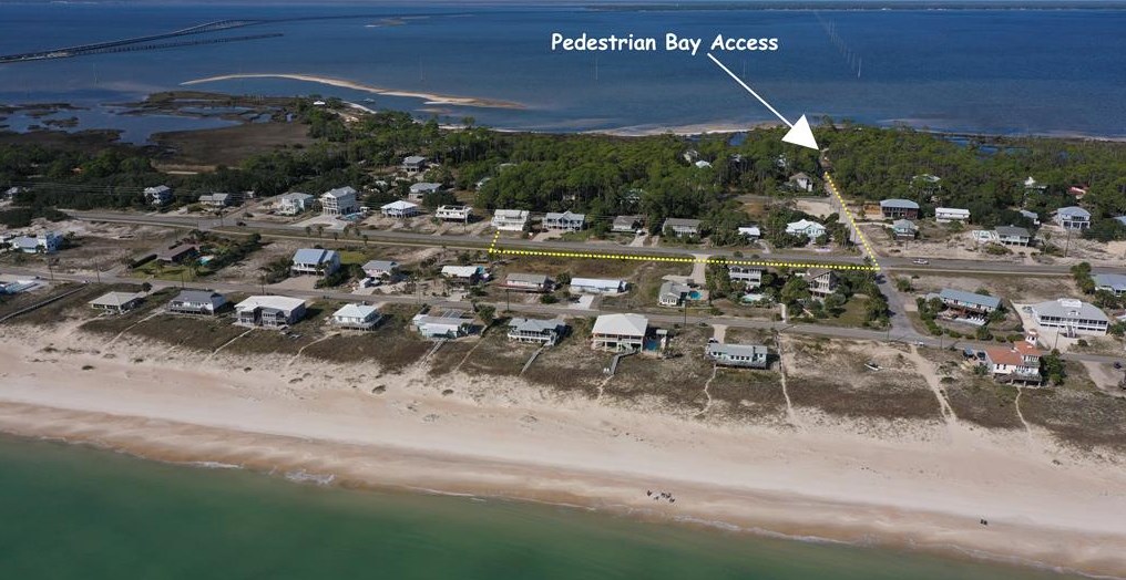 533 Gulf Bch Dr, Saint George Island FL  32328-2904 exterior