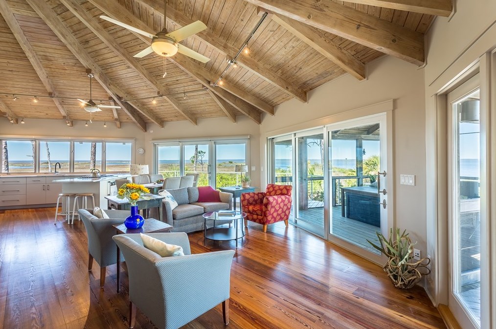 1719 Kingfisher Rd, Saint George Island, FL 32328
