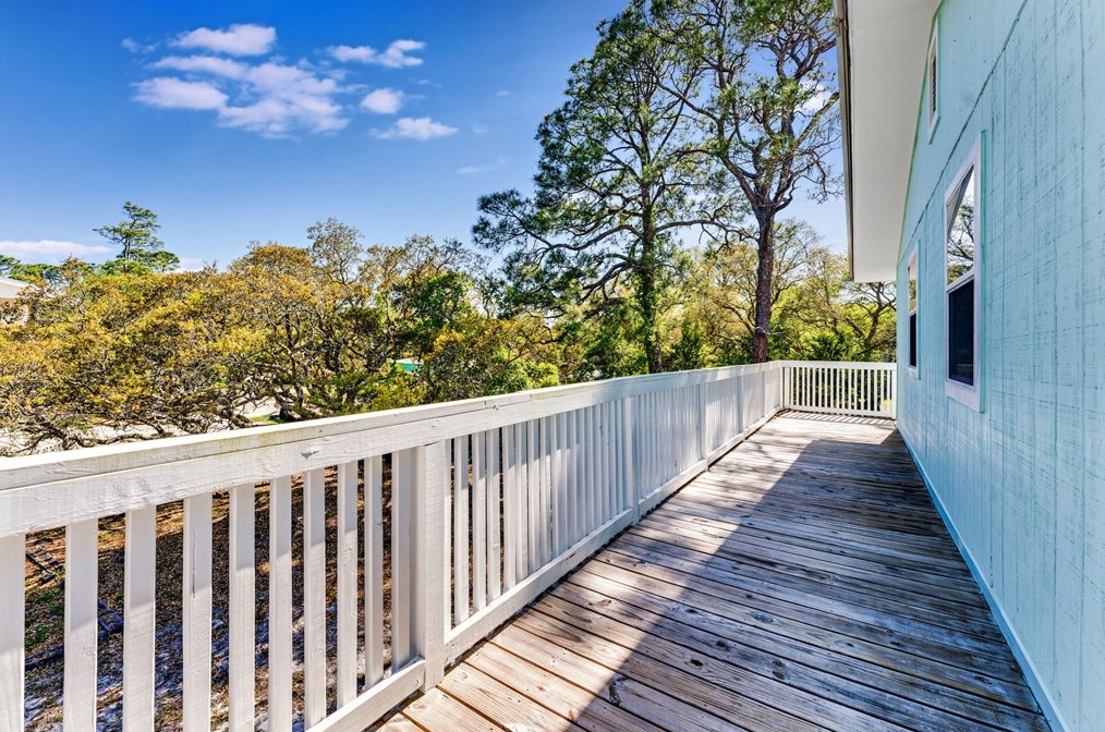 748 Bayshore, Saint George Island FL  32328-3358 exterior