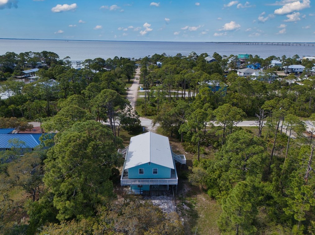 748 Bayshore, Saint George Island FL  32328-3358 exterior