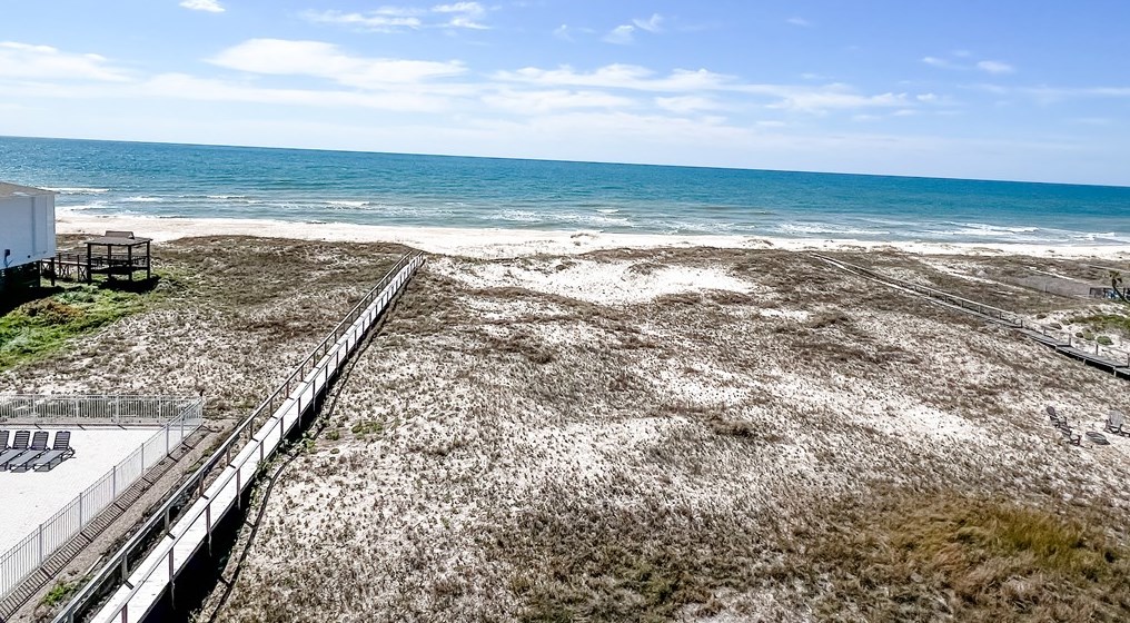 1212 E Gulf Beach Dr, Saint George Island, FL 32328