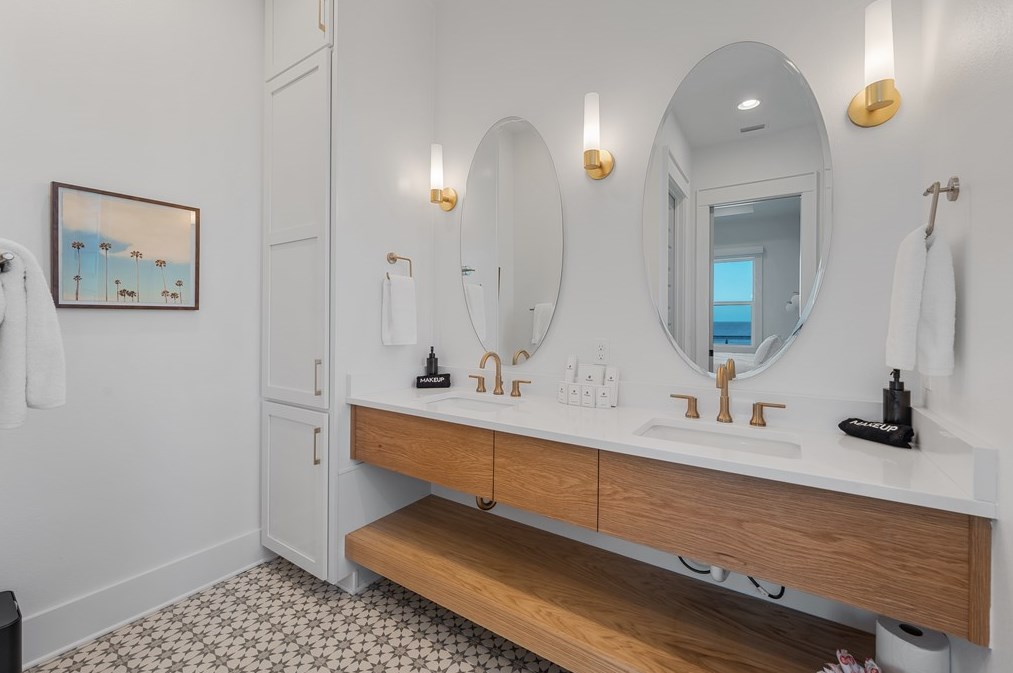 840 Gorrie Dr, Saint George Island FL  32328-2908 exterior