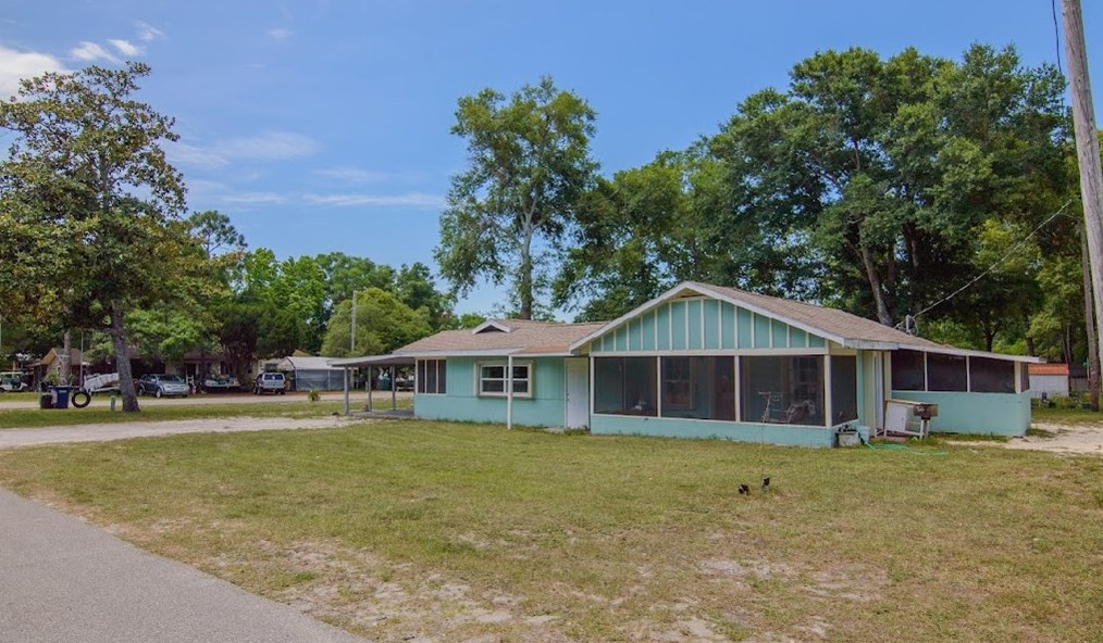 1012 Avenue, Carrabelle, FL 32322