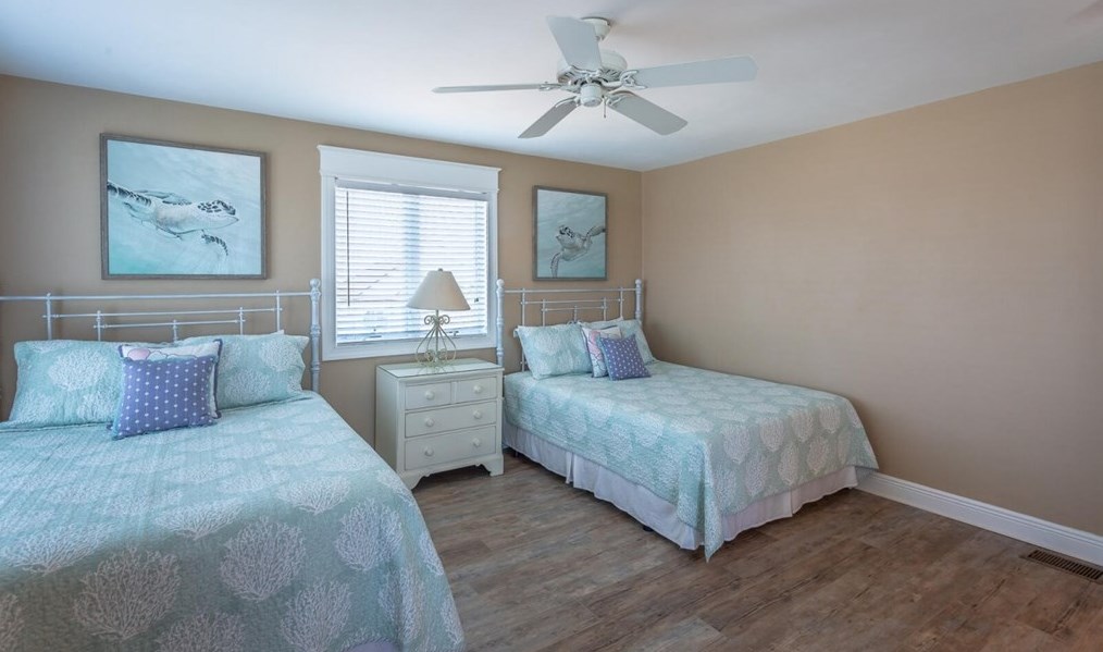 1846 Sunset Dr, Saint George Island FL  32328-3120 exterior