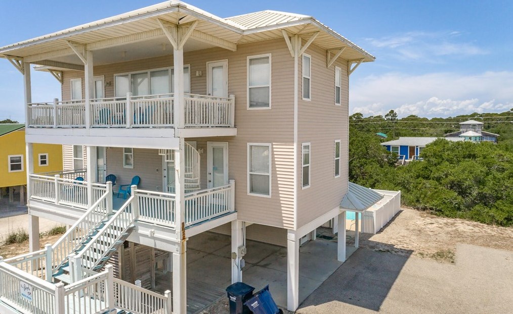 1149 W Gorrie Dr, Saint George Island, FL 32328