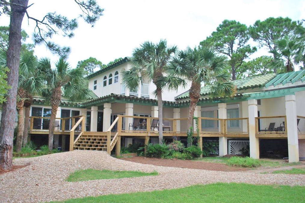 1656 Forsythia Ct, Saint George Island, FL 32328