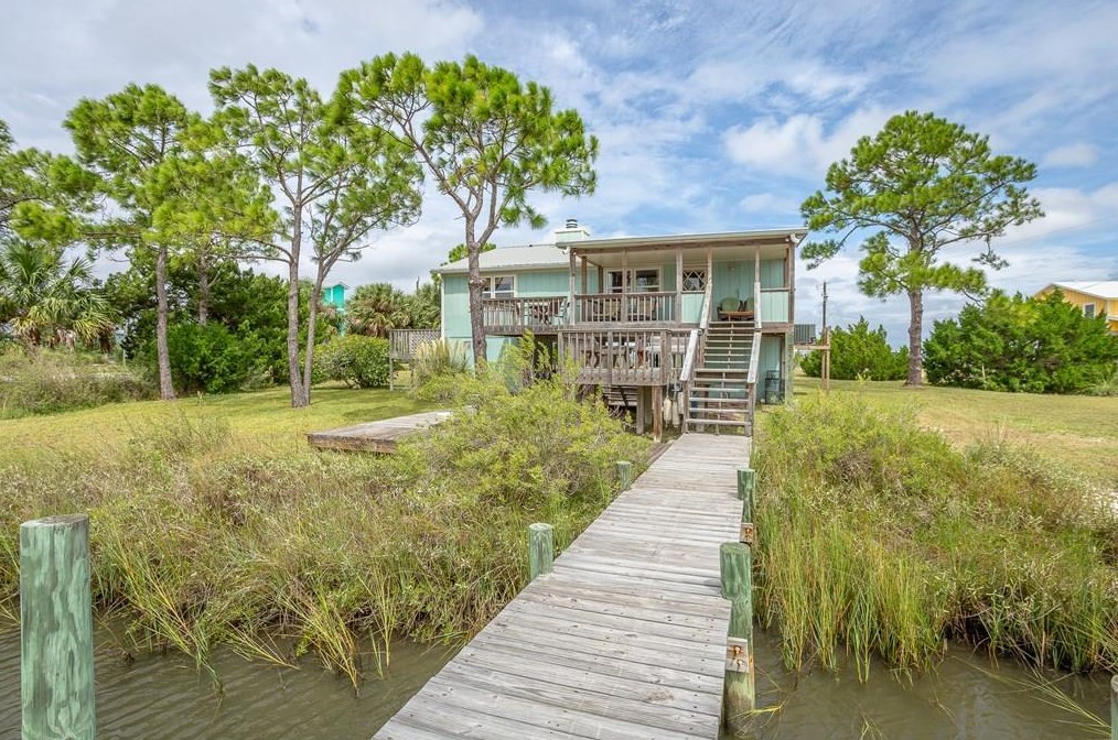 700 Buck St, Saint George Island, FL 32328