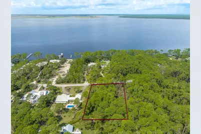 306 Magnolia Bay Dr, Eastpoint, FL 32328 - Photo 4