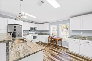 216 Whiting St, Port Saint Joe, FL 32456 - Photo 16