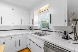 549 Gulf Beach Dr, Saint George Island, FL 32328 - Photo 14