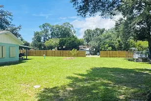 1012 N W Ave C, Carrabelle, FL 32322 - Photo 4