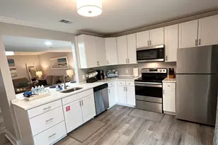 510 W 8th St, Carrabelle, FL 32322 - Photo 10