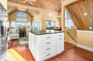 1412 Dogwood Dr, Saint George Island, FL 32328 - Photo 10