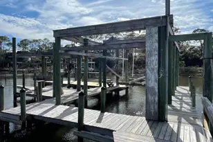 515 W Sawyer St, Saint George Island, FL 32328 - Photo 36