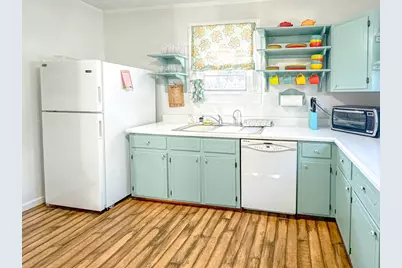 142 4th St, Apalachicola, FL 32320 - Photo 18