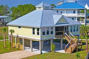 312 Bledsoe St, Saint George Island, FL 32328 - Photo 1