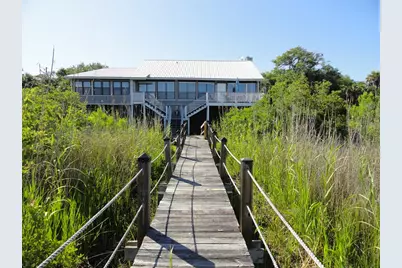 130 Bay Ave, Apalachicola, FL 32320 - Photo 2