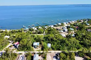 865 W Pine Ave, Saint George Island, FL 32328 - Photo 12