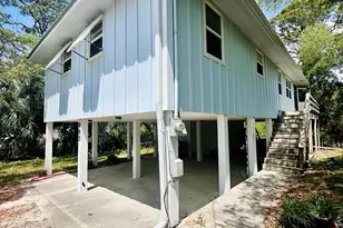 865 W Pine Ave, Saint George Island, FL 32328 - Photo 4