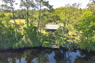 38 E M Davis Dr, Sopchoppy, FL 32358 - Photo 4