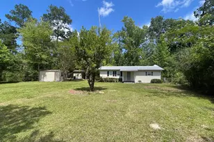 211 Fraley St, Wewahitchka, FL 32465 - Photo 2