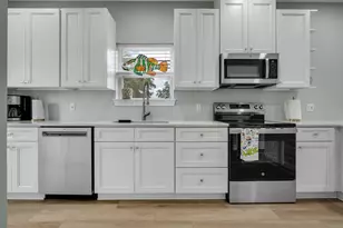 131 Delaware St, Carrabelle, FL 32322 - Photo 10