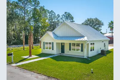 200 13th St, Apalachicola, FL 32320 - Photo 1
