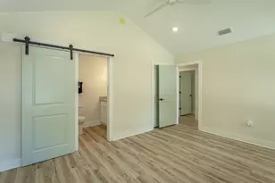 200 13th St, Apalachicola, FL 32320 - Photo 18