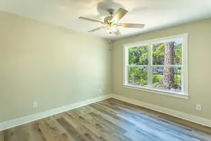 200 13th St, Apalachicola, FL 32320 - Photo 14