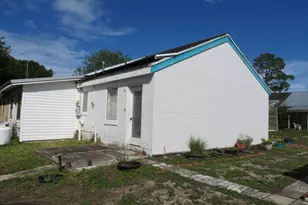 136 Parker Ave, Lanark Village, FL 32322 - Photo 4