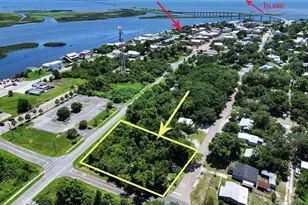 215 4th St, Apalachicola, FL 32320 - Photo 8