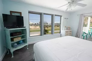 517 W Gulf Beach Dr, Saint George Island, FL 32328 - Photo 16