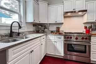 242 15th St, Apalachicola, FL 32320 - Photo 12