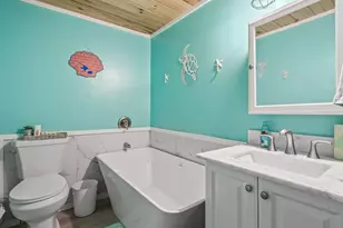 344 Lily Cir, Eastpoint, FL 32328 - Photo 10