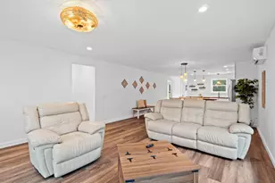 121 Cedar St, Eastpoint, FL 32328 - Photo 8