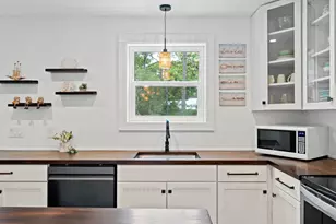 121 Cedar St, Eastpoint, FL 32328 - Photo 14