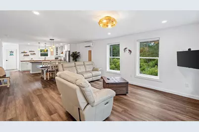 121 Cedar St, Eastpoint, FL 32328 - Photo 6